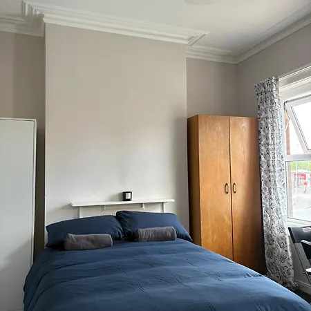 בית הארחה Superb Triple Near Croke Park - 2 דבלין