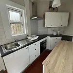Superb Triple Near Croke Park - 2 Pensionat
