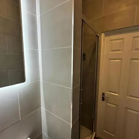 Superb Triple Near Croke Park - 2 Pensión