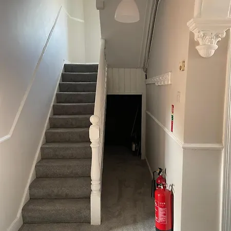Superb Triple Near Croke Park - 2 Guest house *