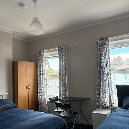 Superb Triple Near Croke Park - 2 * Dublin