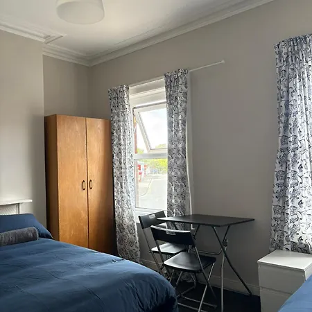 Superb Triple Near Croke Park - 2