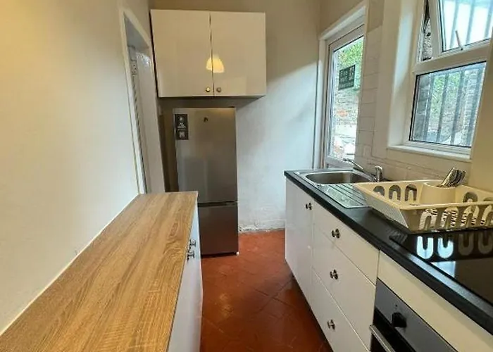 Superb Triple Near Croke Park - 2 *