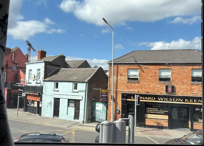 Superb Triple Near Croke Park - 2 *